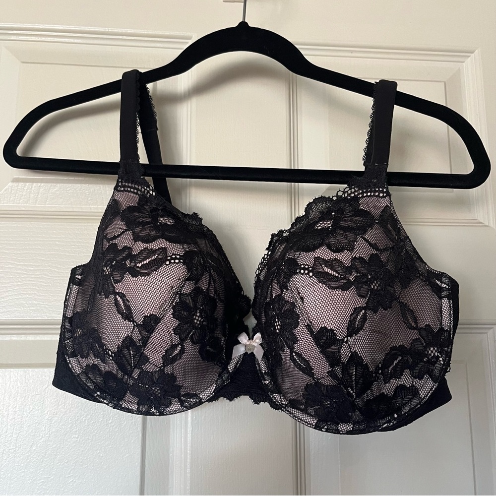 Victoria’s Secret Black Lace Body by Victoria Perfect Coverage Bra 36DDD